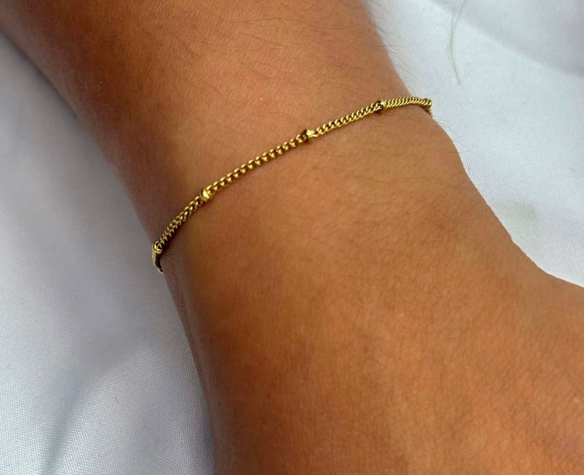 Pulsera delgada