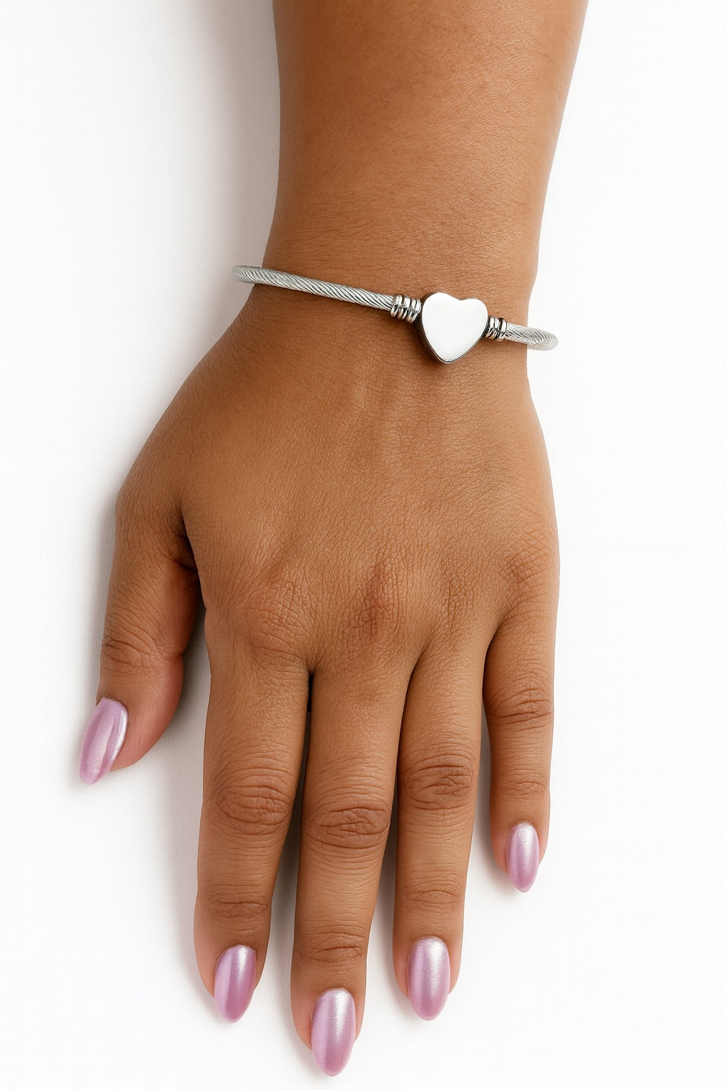 Pulsera de corazón plateada