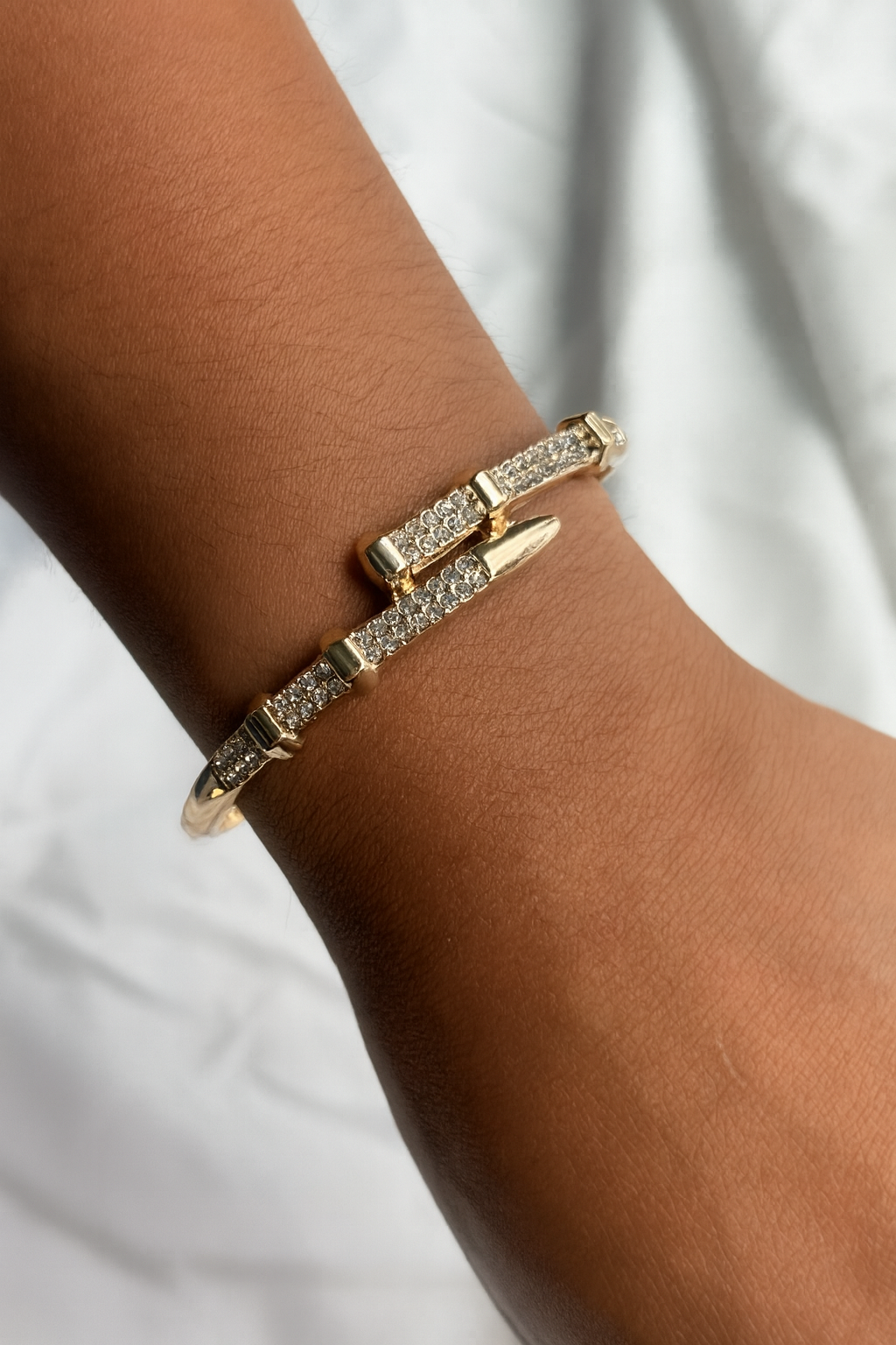 Pulsera con detalles brillantes