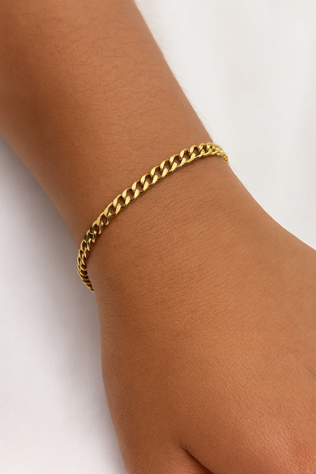 Pulsera tejida dorada